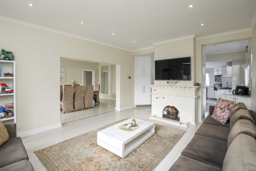 3 Bedroom Property for Sale in Claremont Western Cape